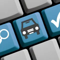 Klawisze z lupą, samochodem i zaznaczeniem sugerują, czy można zarejestrować samochód przez internet.