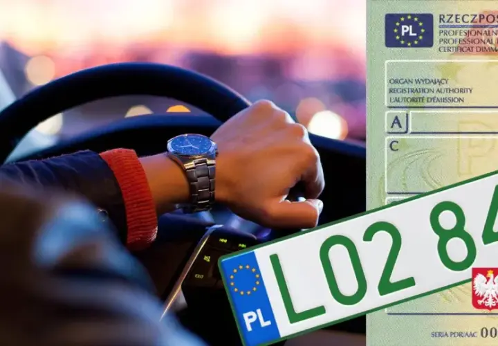 Ręka kierowcy na kierownicy, obok zielone tablice rejestracyjne z numerem L02 84P95 i dowód rejestracyjny.