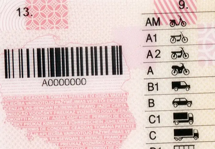 Numer druku prawa jazdy A0000000. Widoczne kategorie pojazdów: AM, A1, A2, A, B1, B, C1, C.
