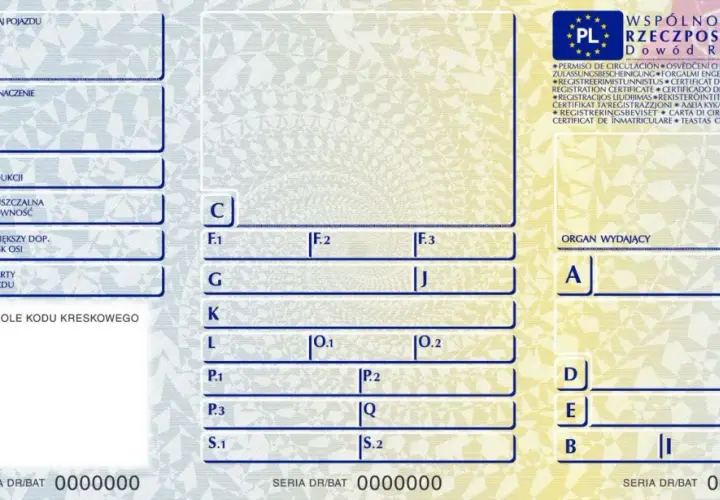 Dowód rejestracyjny z polskimi oznaczeniami pól, zawiera dane pojazdu, jego przeznaczenie i numer karty pojazdu.