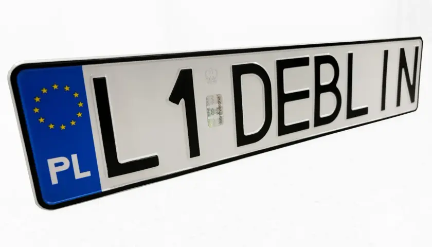Tablica rejestracyjna L1 DEBLIN z symbolem UE i PL.