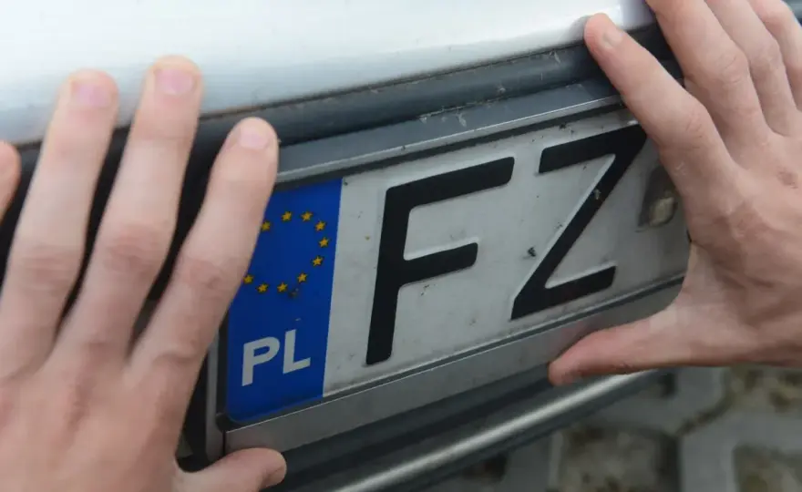 BL na tablicy rejestracyjnej - co naprawdę oznacza ten skrót?
