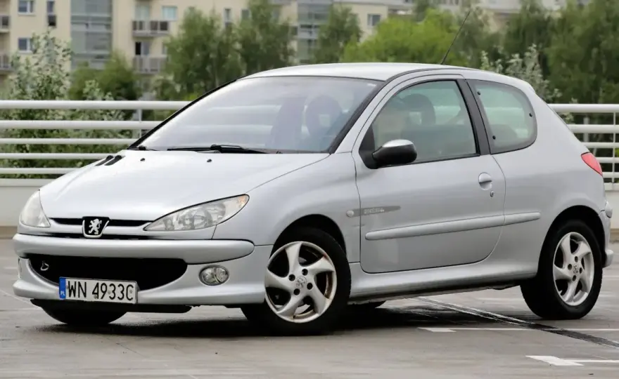 Peugeot 206 1.4 HDi: Pojemność baku, spalanie i zasięg (50L)