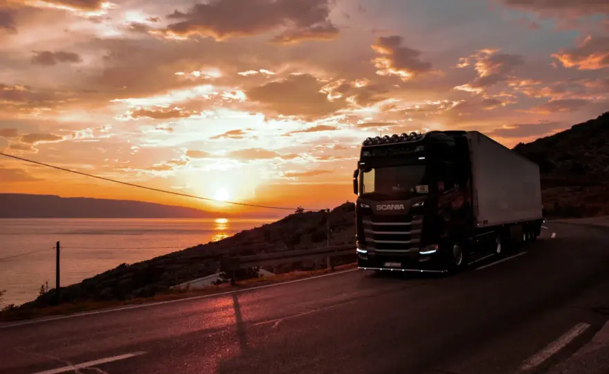 Ile zarabia kierowca TIR w Hiszpanii? Zarobki netto i brutto
