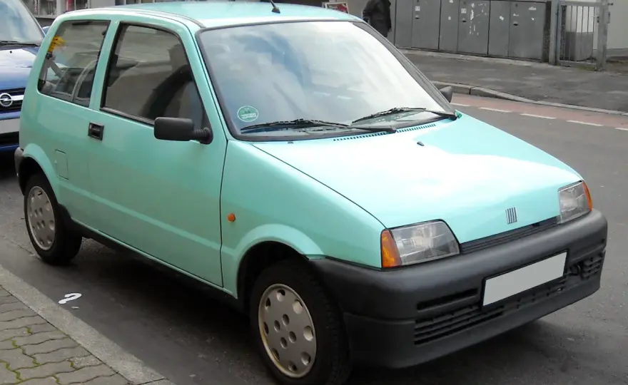 Ile litrów paliwa mieści bak Fiata Cinquecento? Sprawdź!