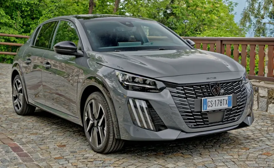 Pojemność baku Peugeot 208: Ile litrów i jaki zasięg?