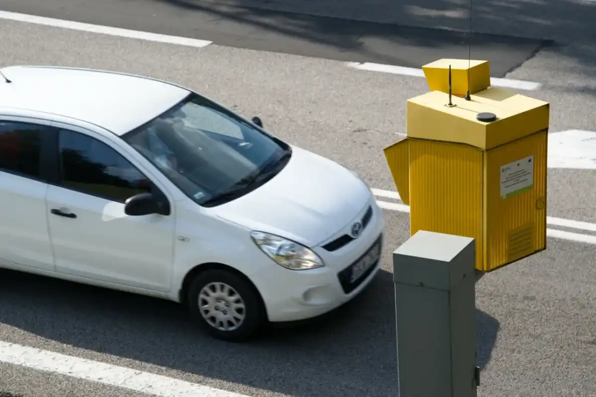 Mandat z fotoradaru - kiedy przychodzi i od kiedy liczy się 60 dni?
