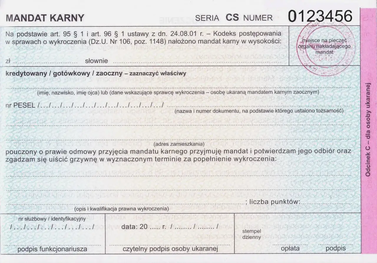 Formularz mandatu karnego z numerem 0123456. Dokument zawiera pola do wypełnienia dotyczące wykroczenia, danych sprawcy i organu nakładającego, a także miejsce na podpis. Jest to dokument związany z odwołaniem od mandatu.